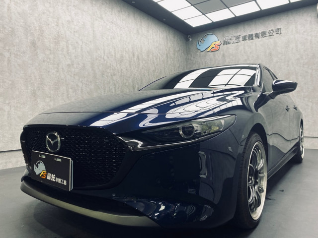 Mazda 3   迎風面施工頂級透明TPU自體修復膜 