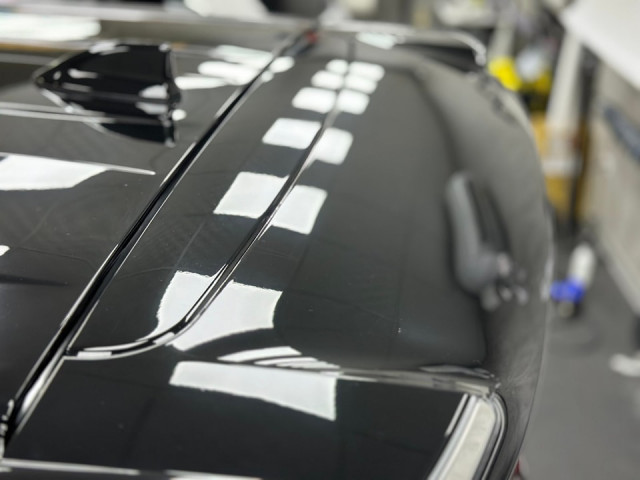 Toyota Alphard   全車施工頂級鋼琴高亮黑TPU犀牛皮 