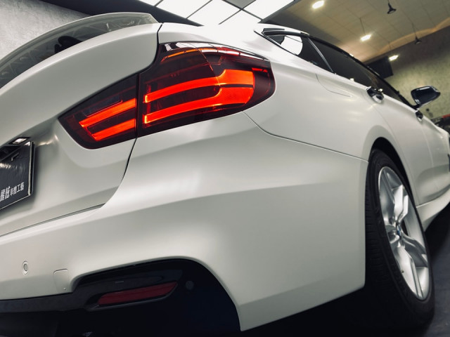 BMW 3-Series GT 320i Sport   全車施工頂級消光透明TPU自體修復膜 & 車頂施工頂級TPU鋼琴高亮黑膜