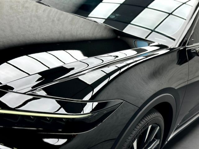 Toyota Crown   迎風面施工頂級透明TPU自體修復膜