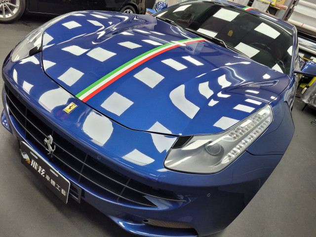 Ferrari FF   迎風面施工自體修復犀牛皮包覆 & 局部義大利三色旗拉線點綴